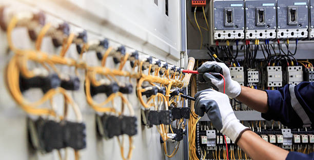 Professional Electrician technician working in Southmayd, TX